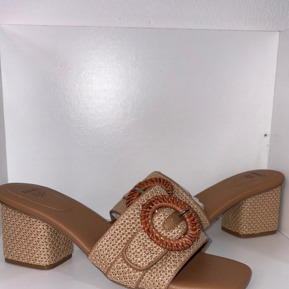 Elegant Tan Block Heel Sandals